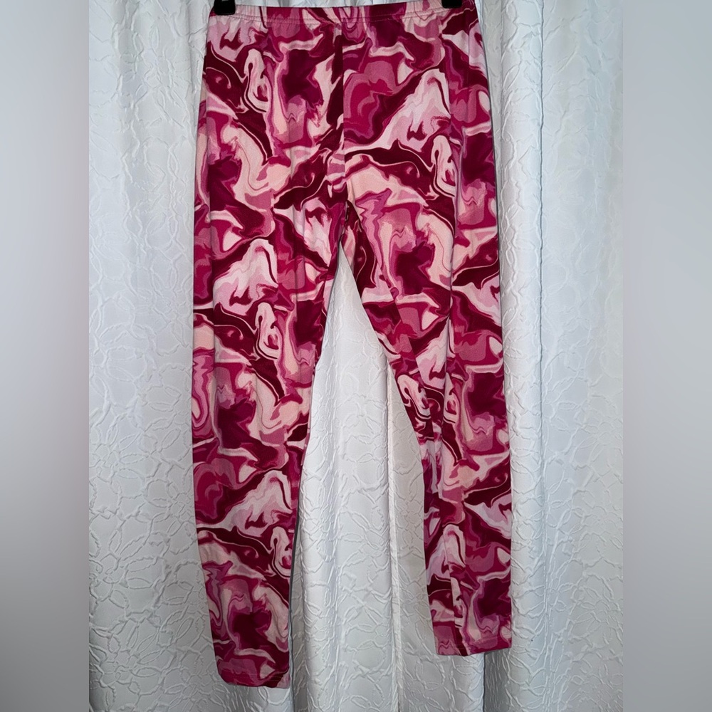 Bobbie Brooks(L)- Women Leggings with Pink Swirl Design